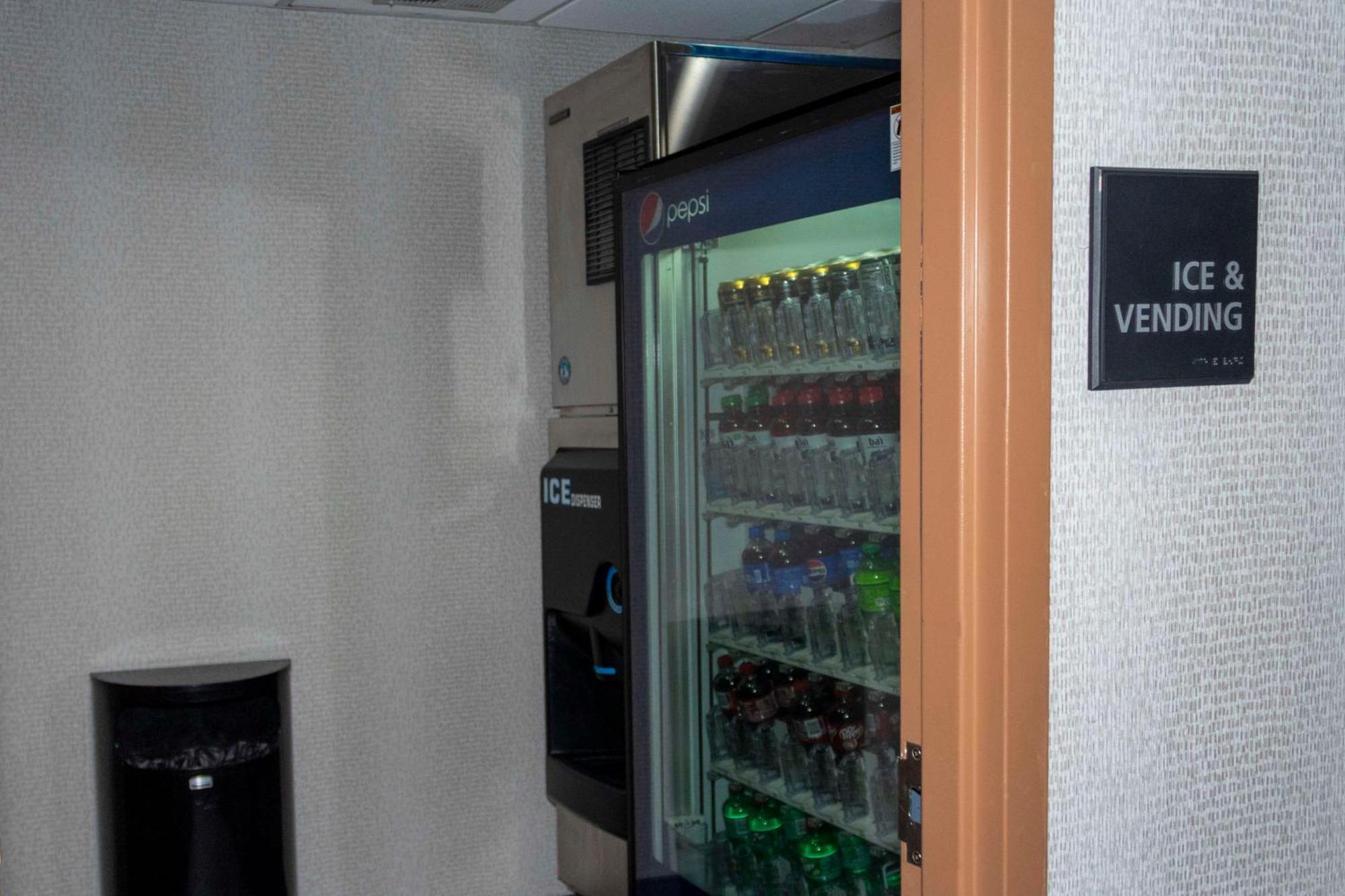 Hampton Inn & Suites Рівертон Екстер'єр фото